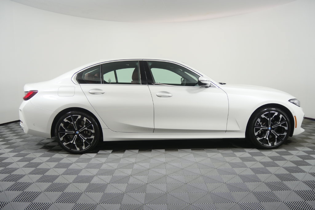 Certified 2026 BMW 330i Sedan RWD image 3