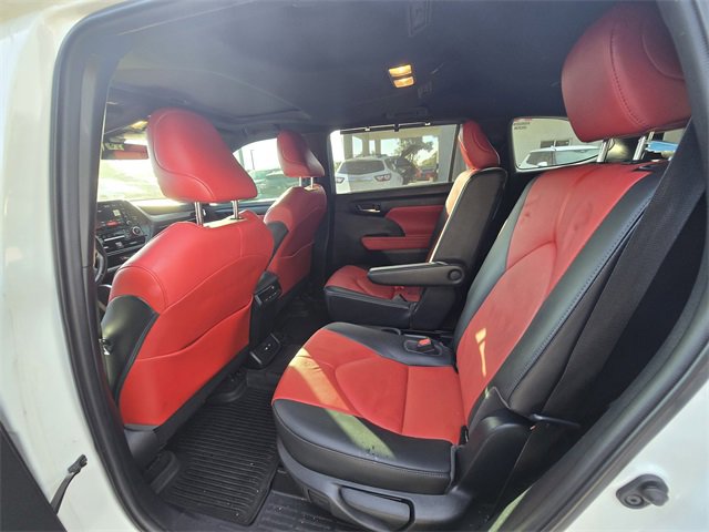 Used 2021 Toyota Highlander XSE image 7