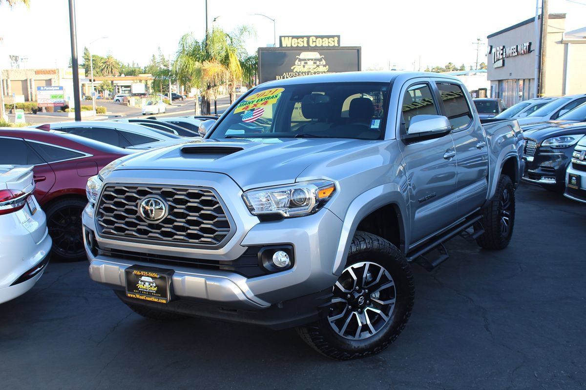 Used 2021 Toyota Tacoma TRD Sport w/ Technology Package AWD/4WD image 2