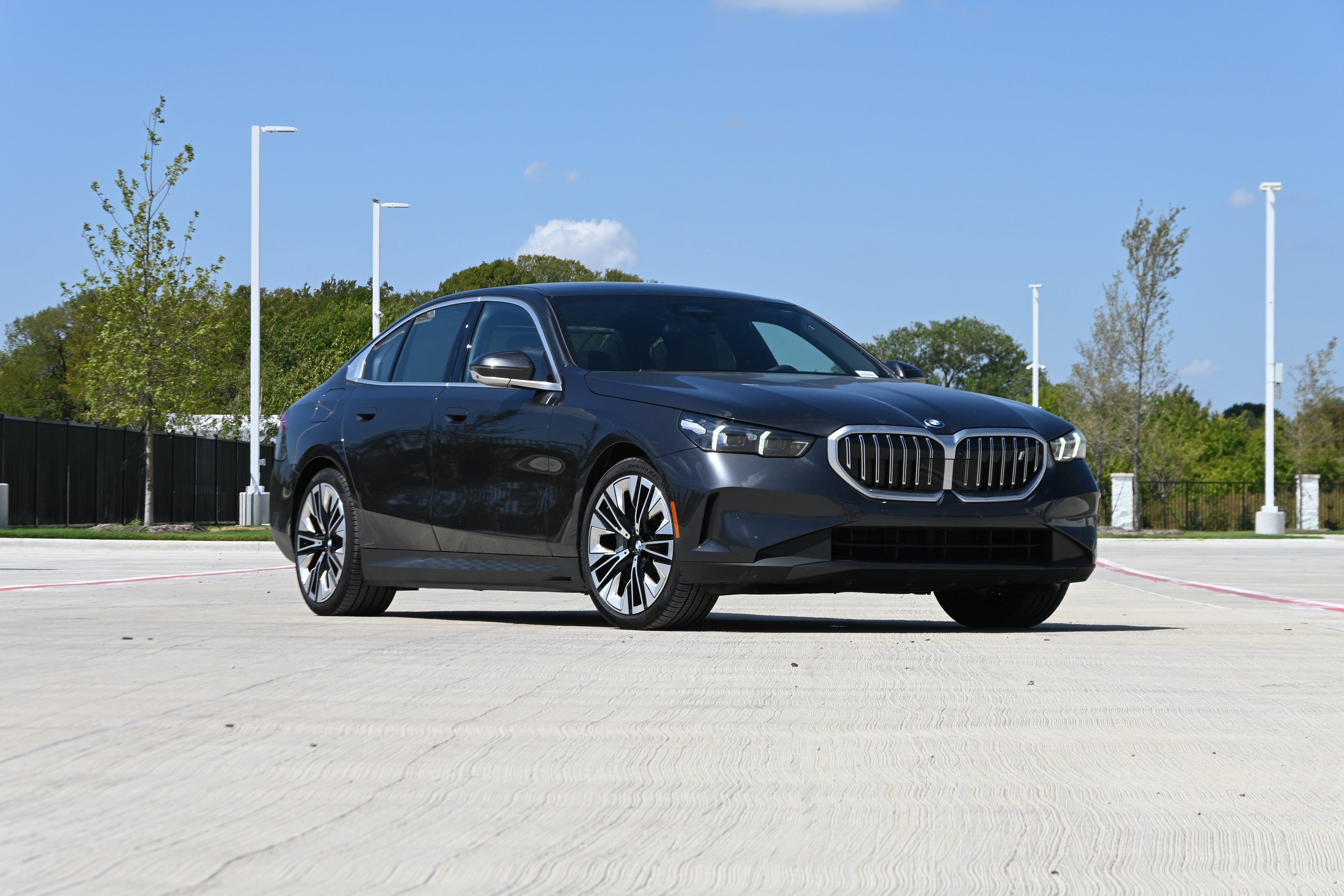 Certified 2026 BMW i5 eDrive40 AWD/4WD image 2