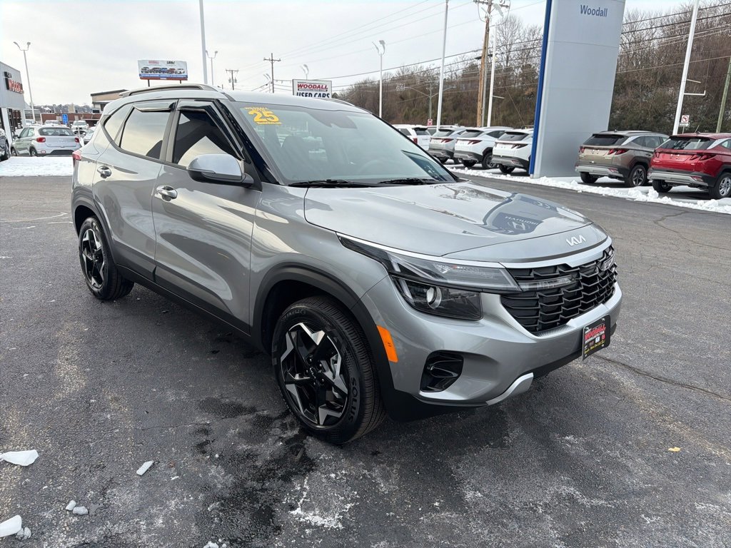 Used 2025 Kia Seltos S image 3