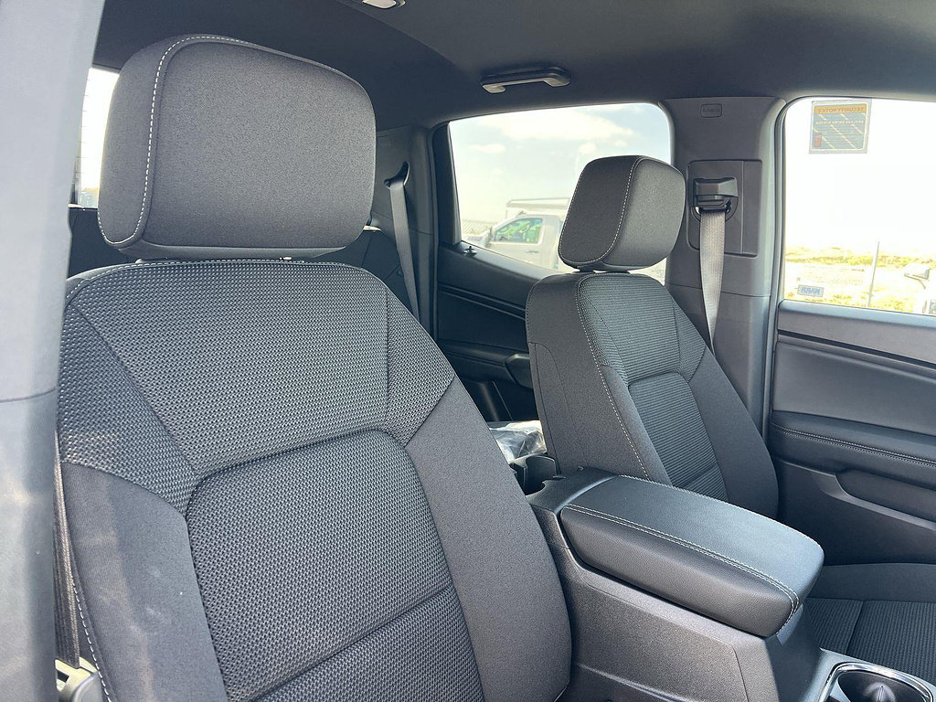 New 2026 GMC Canyon Elevation w/ LPO, Black Badging Package RWD image 30