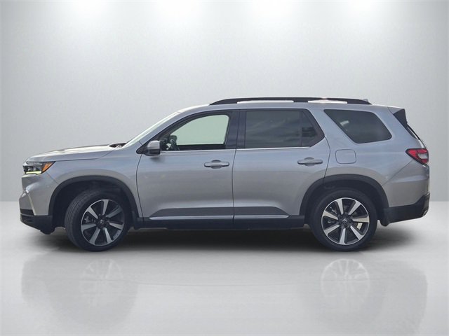 Used 2023 Honda Pilot Touring image 7