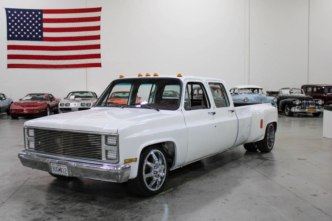 Used 1988 Chevrolet Silverado 3500 2WD Crew Cab image 3