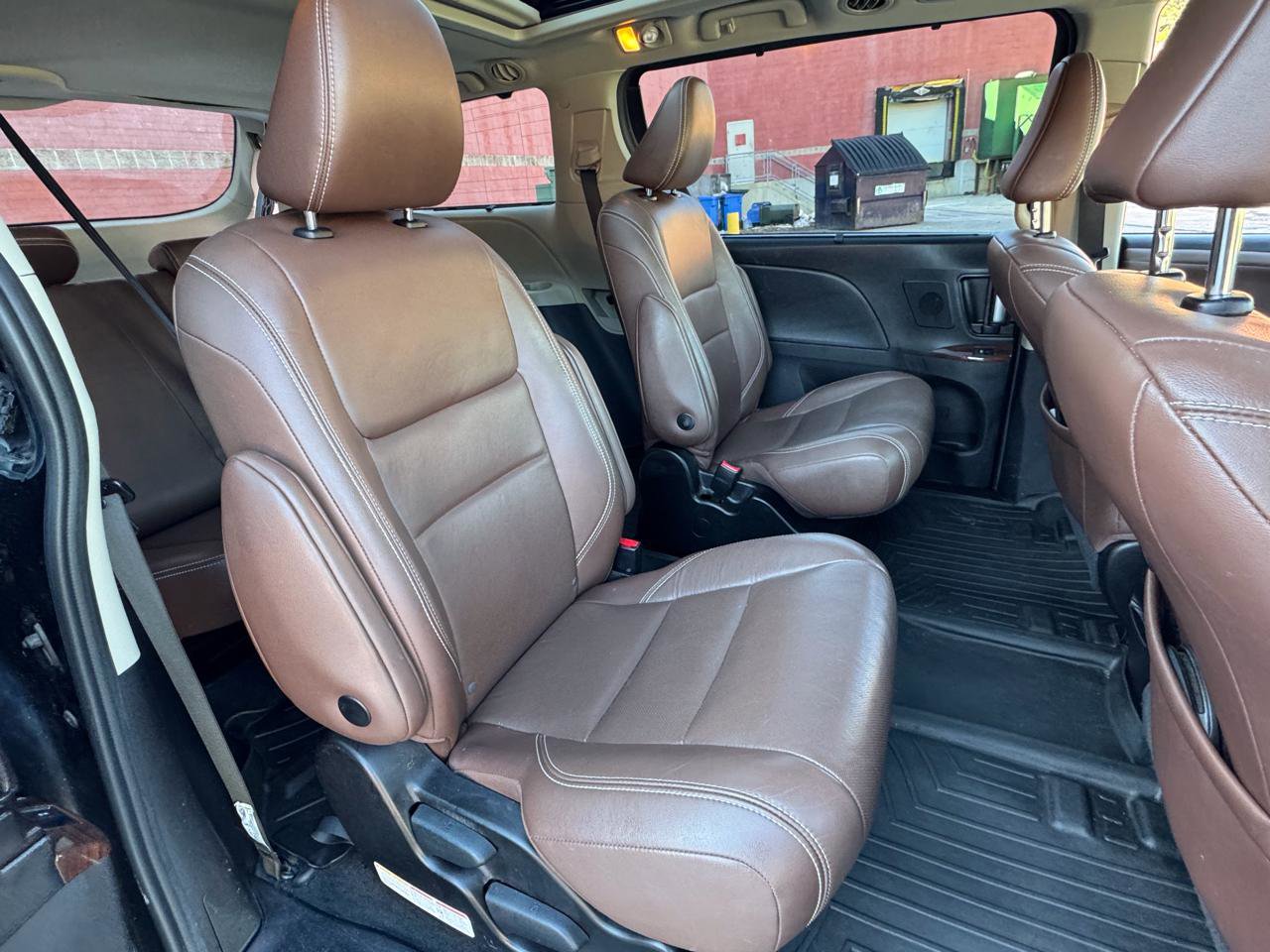 Used 2018 Toyota Sienna Limited Premium image 15