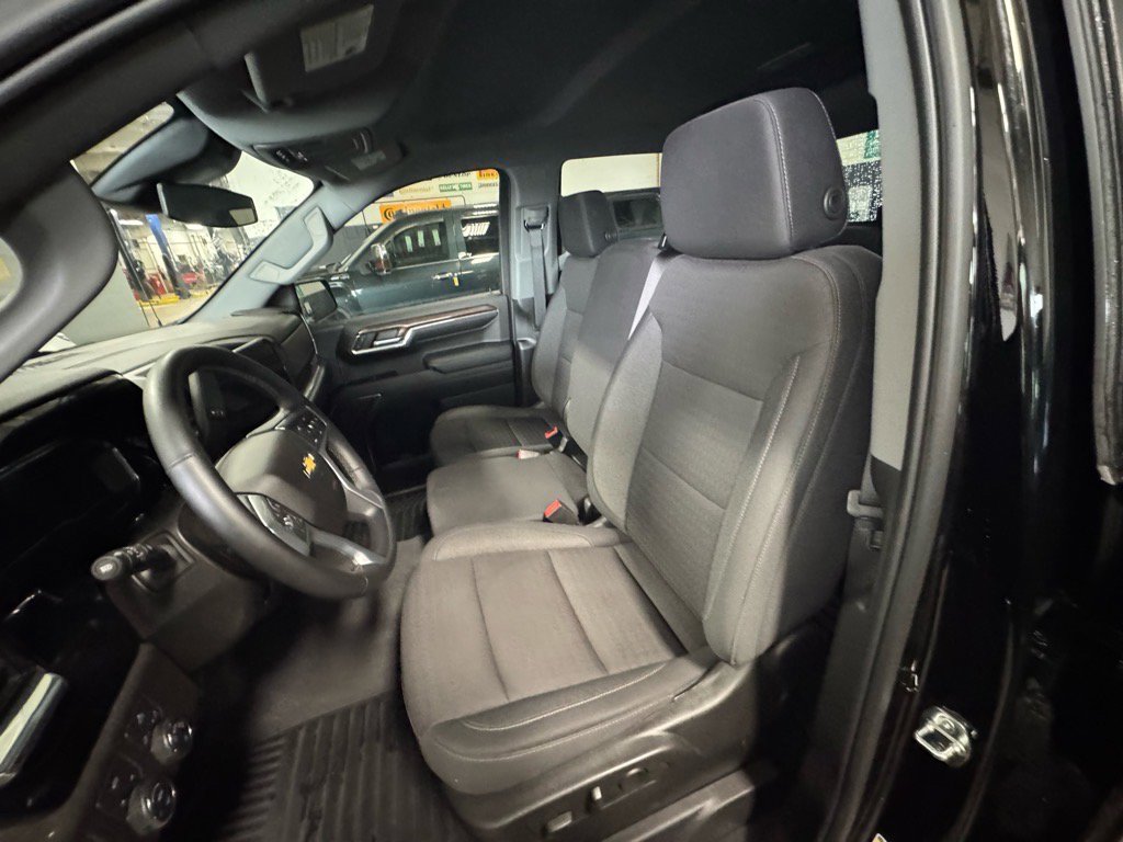 Used 2024 Chevrolet Silverado 1500 LT image 20