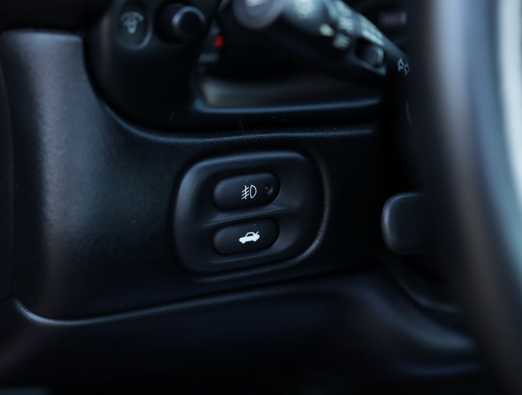 Used 2002 Chevrolet Corvette Coupe w/ Preferred Equipment Group2 image 11