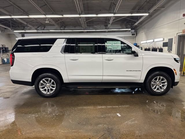 New 2026 Chevrolet Suburban LT w/ Comfort Package AWD/4WD image 7