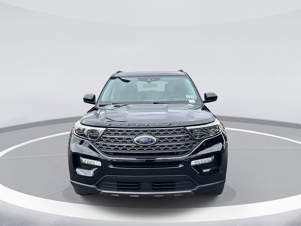 Certified 2023 Ford Explorer XLT w/ Equipment Group 202A AWD/4WD image 2