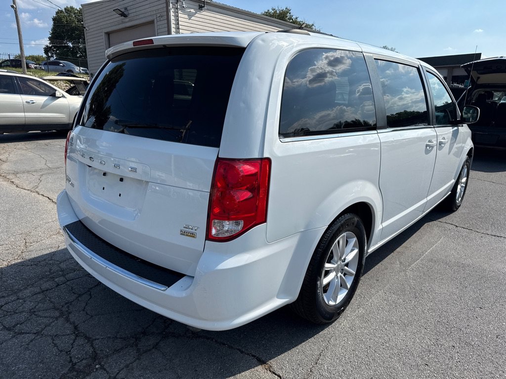 Used 2019 Dodge Grand Caravan SXT FWD image 6