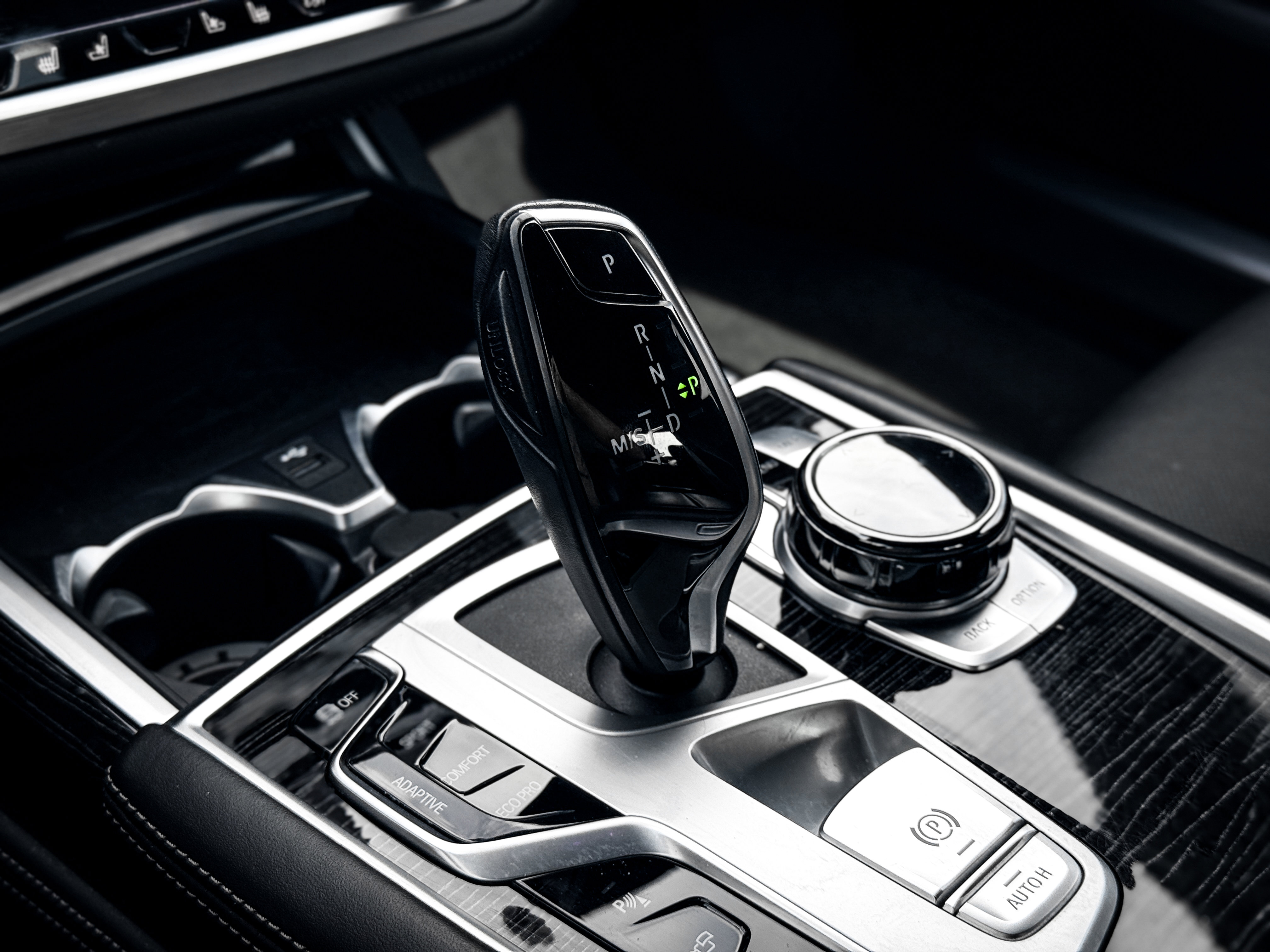 Used 2021 BMW 750i xDrive w/ Autobahn Package image 16