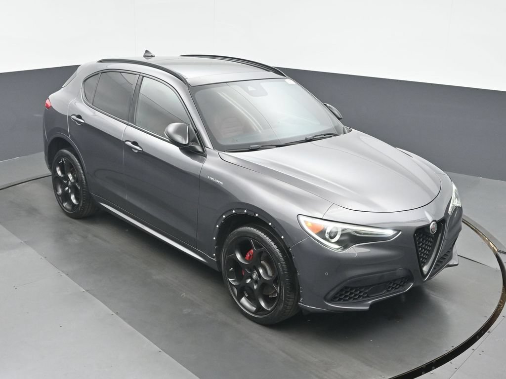 Used 2022 Alfa Romeo Stelvio Veloce AWD/4WD image 33