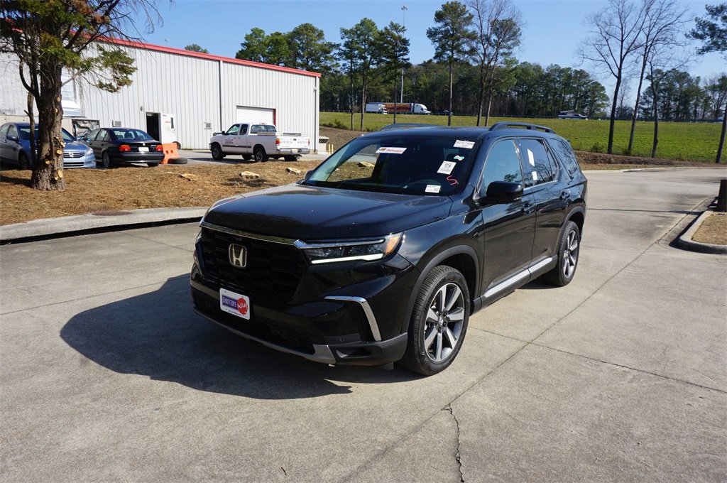 Used 2025 Honda Pilot Elite image 29