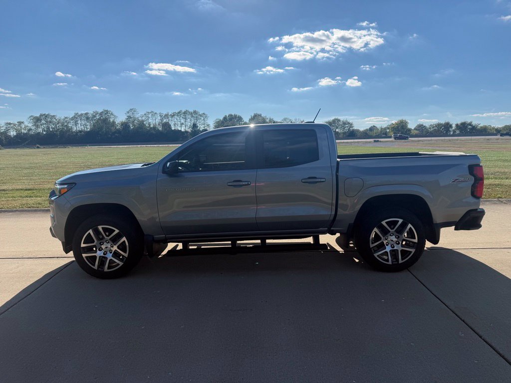 Used 2024 Chevrolet Colorado Z71 w/ Z71 Convenience Package 2 AWD/4WD image 8
