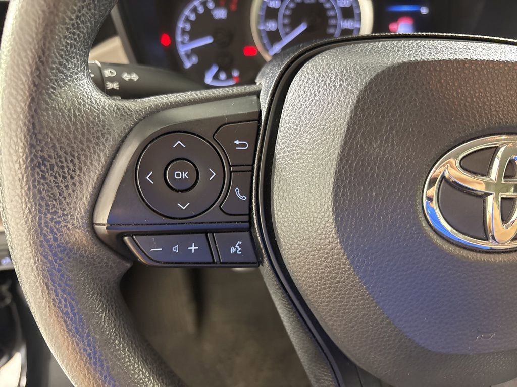 Used 2020 Toyota Corolla LE FWD image 31