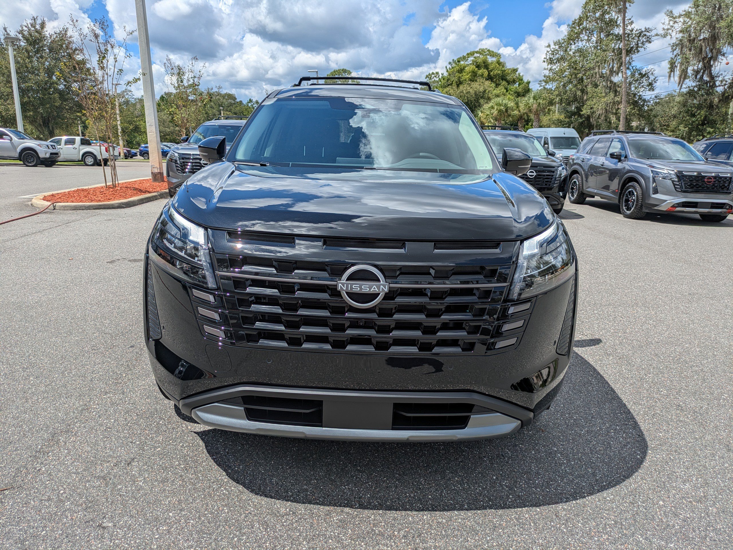 New 2026 Nissan Pathfinder SL FWD image 9