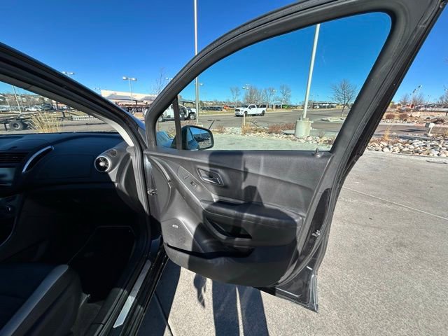 Used 2016 Chevrolet Trax LTZ w/ Midnight Edition image 30