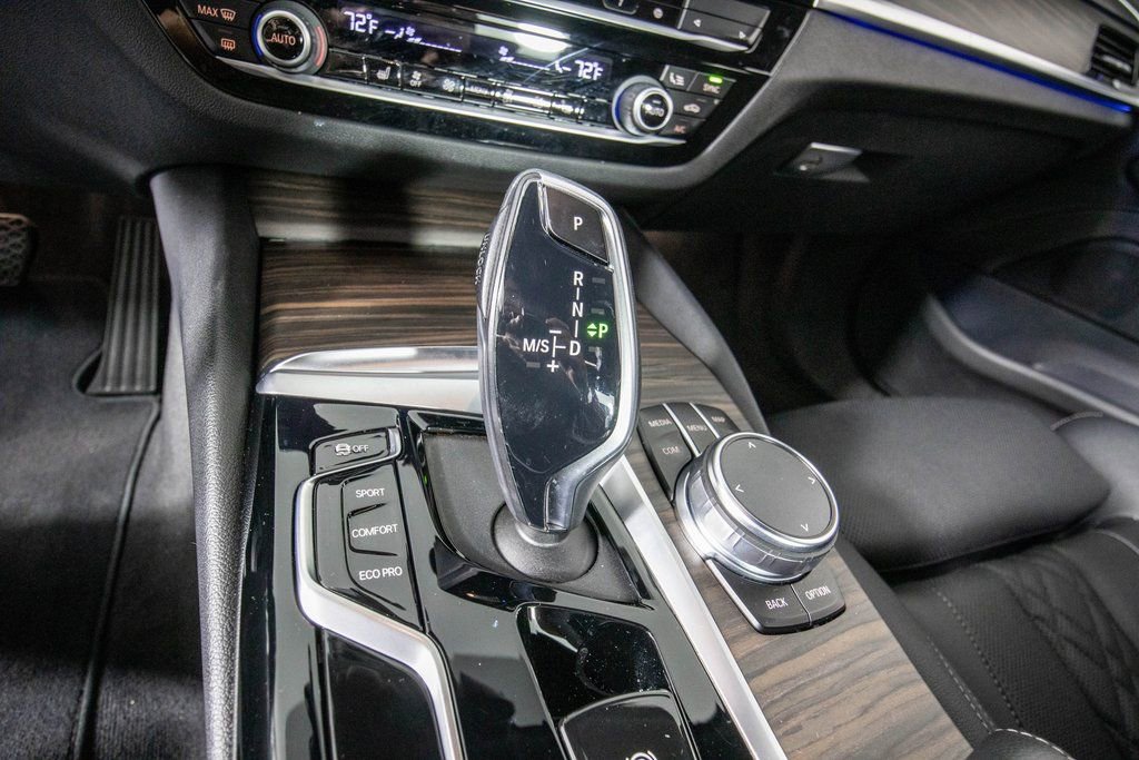 Used 2023 BMW 540i w/ Convenience Package image 23