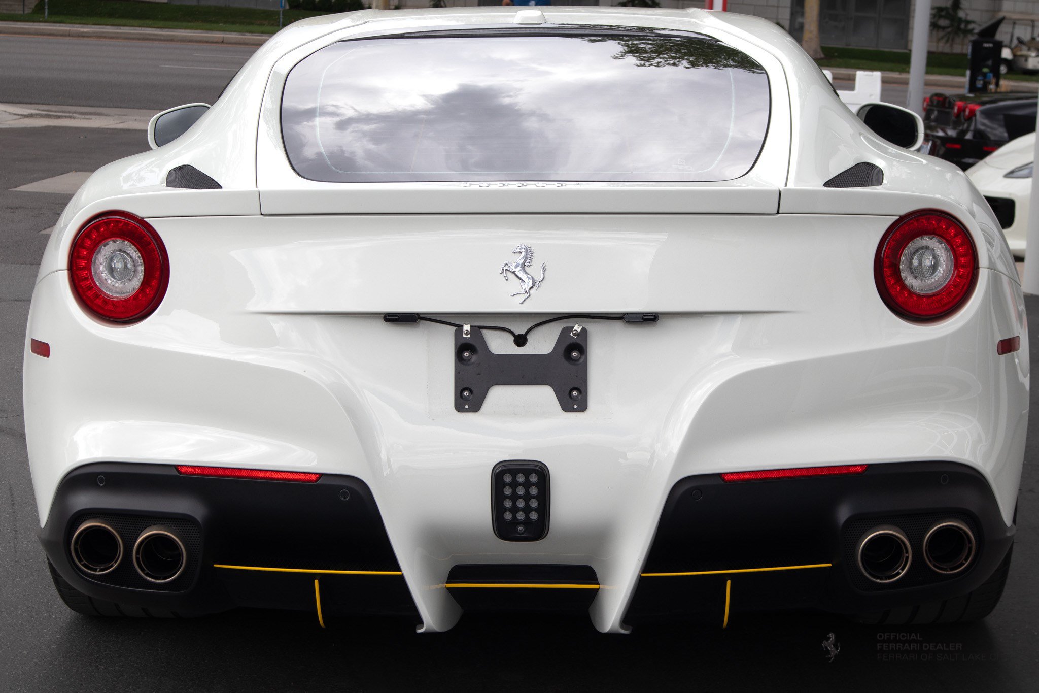 Used 2015 Ferrari F12 Berlinetta RWD image 4