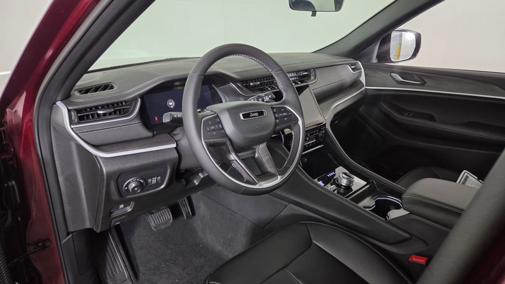 New 2025 Jeep Grand Cherokee Limited w/ Trailer Tow Package image 14