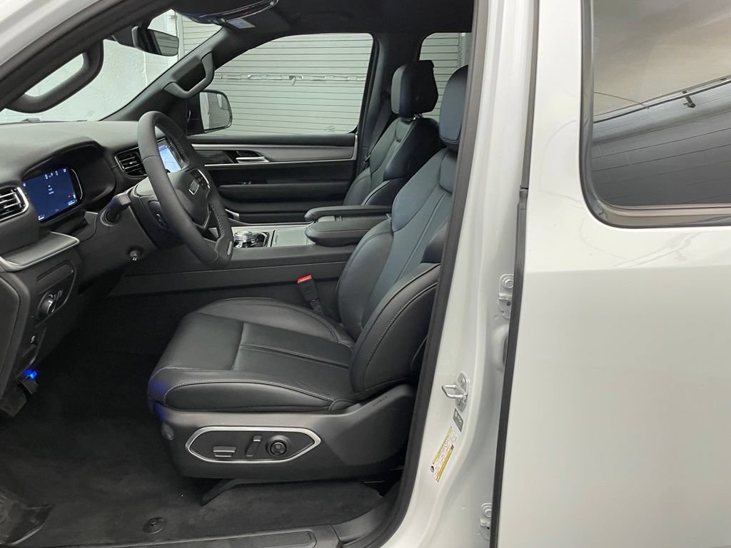 New 2026 Jeep Grand Wagoneer Limited AWD/4WD image 18