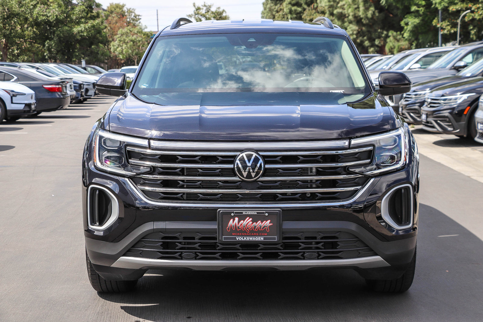 Used 2024 Volkswagen Atlas SE FWD image 2