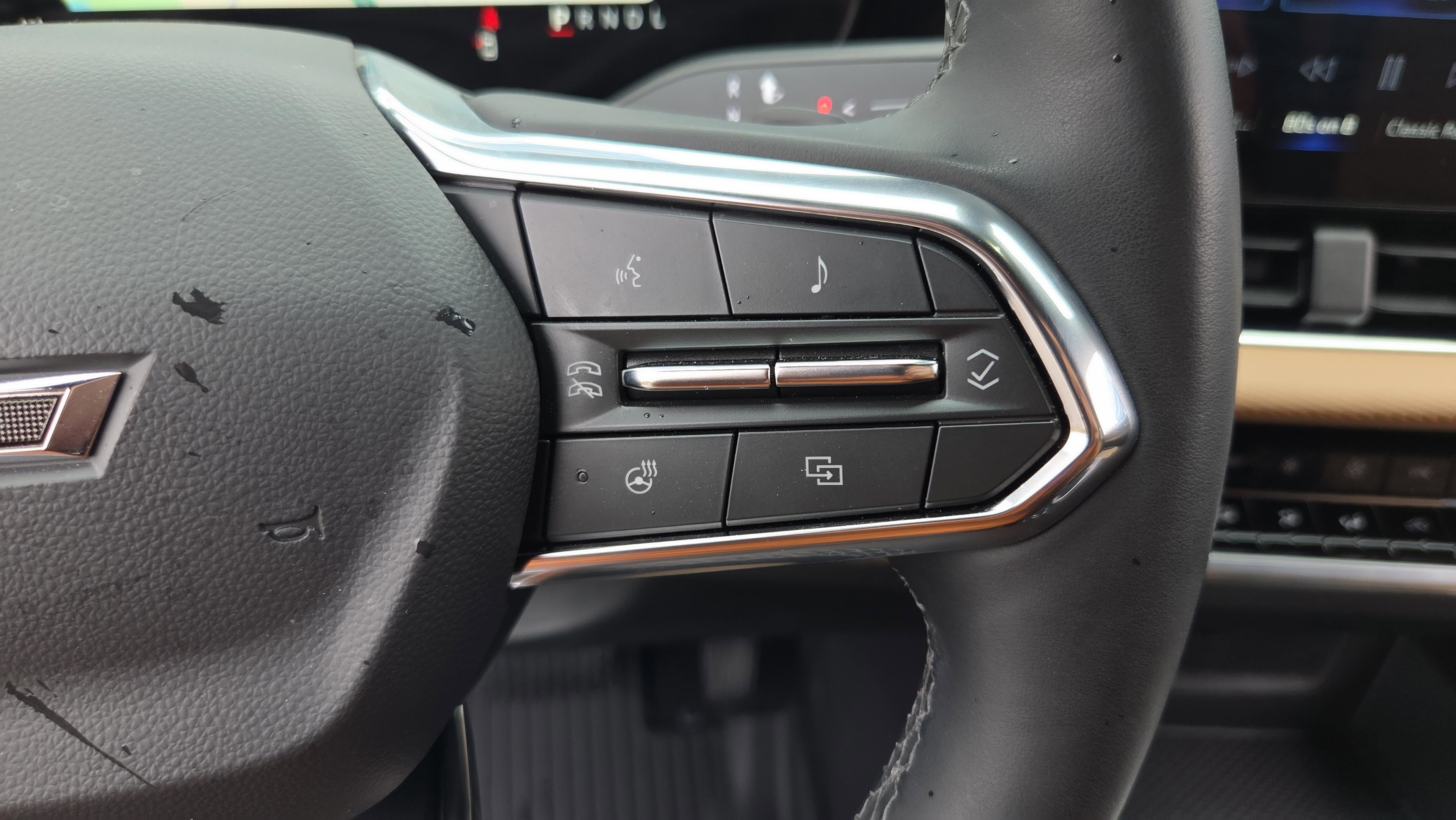 Certified 2025 Chevrolet Equinox ACTIV w/ Safety and Technology Package AWD/4WD image 26