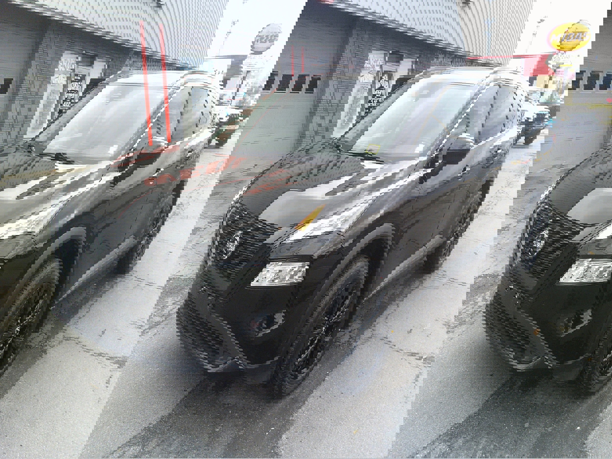 Used 2023 Nissan Rogue SV w/ SV Premium B Package image 12