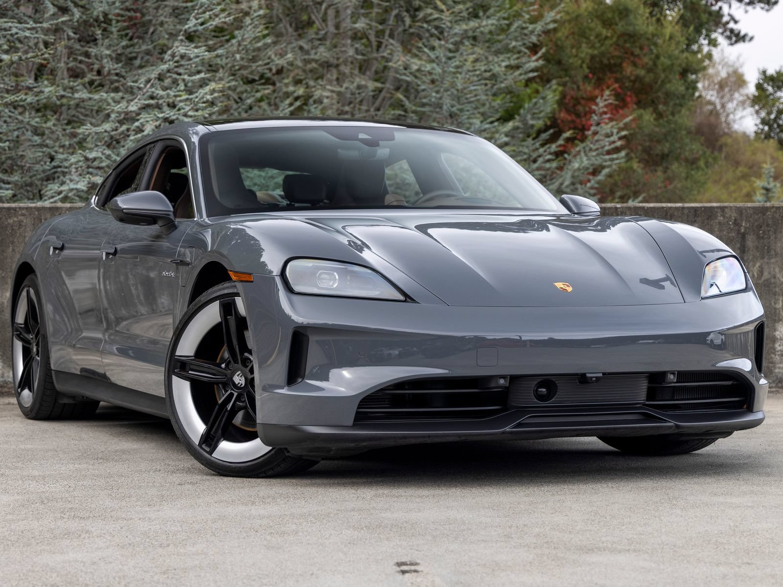 Certified 2025 Porsche Taycan AWD/4WD image 6