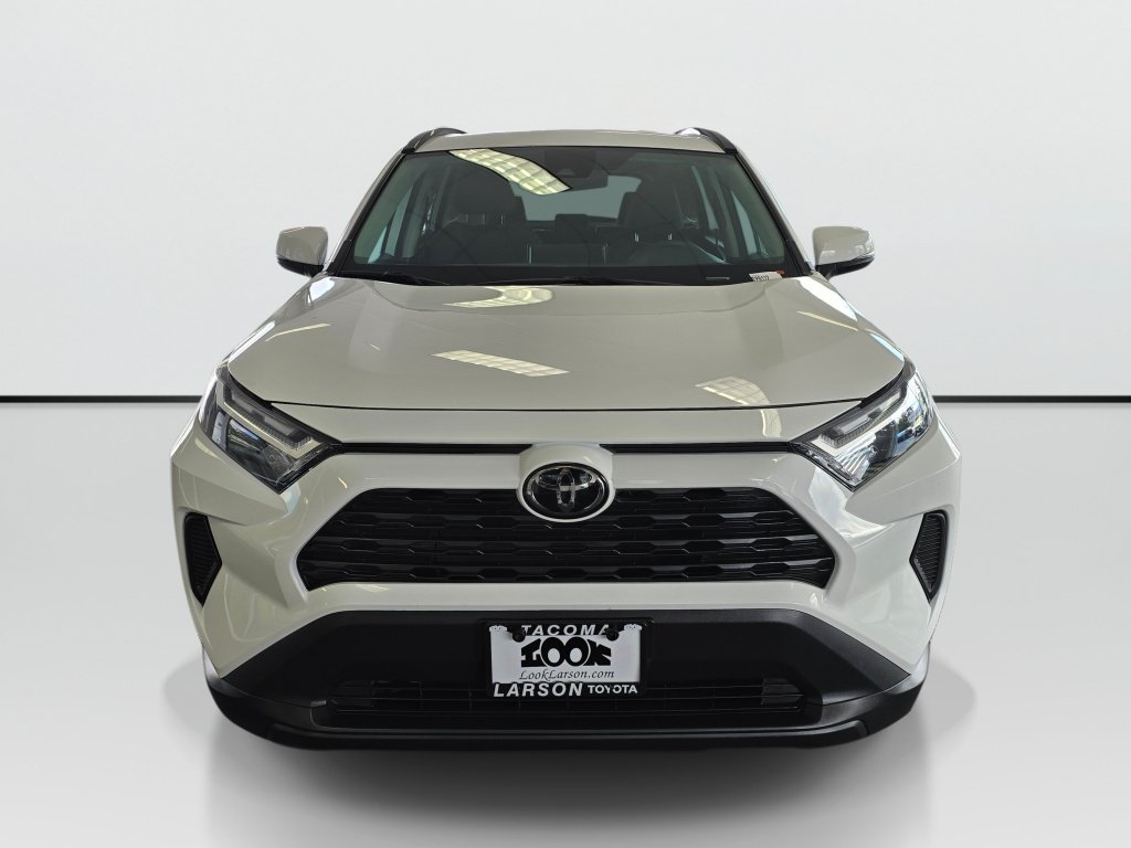 Used 2025 Toyota RAV4 XLE AWD/4WD image 8