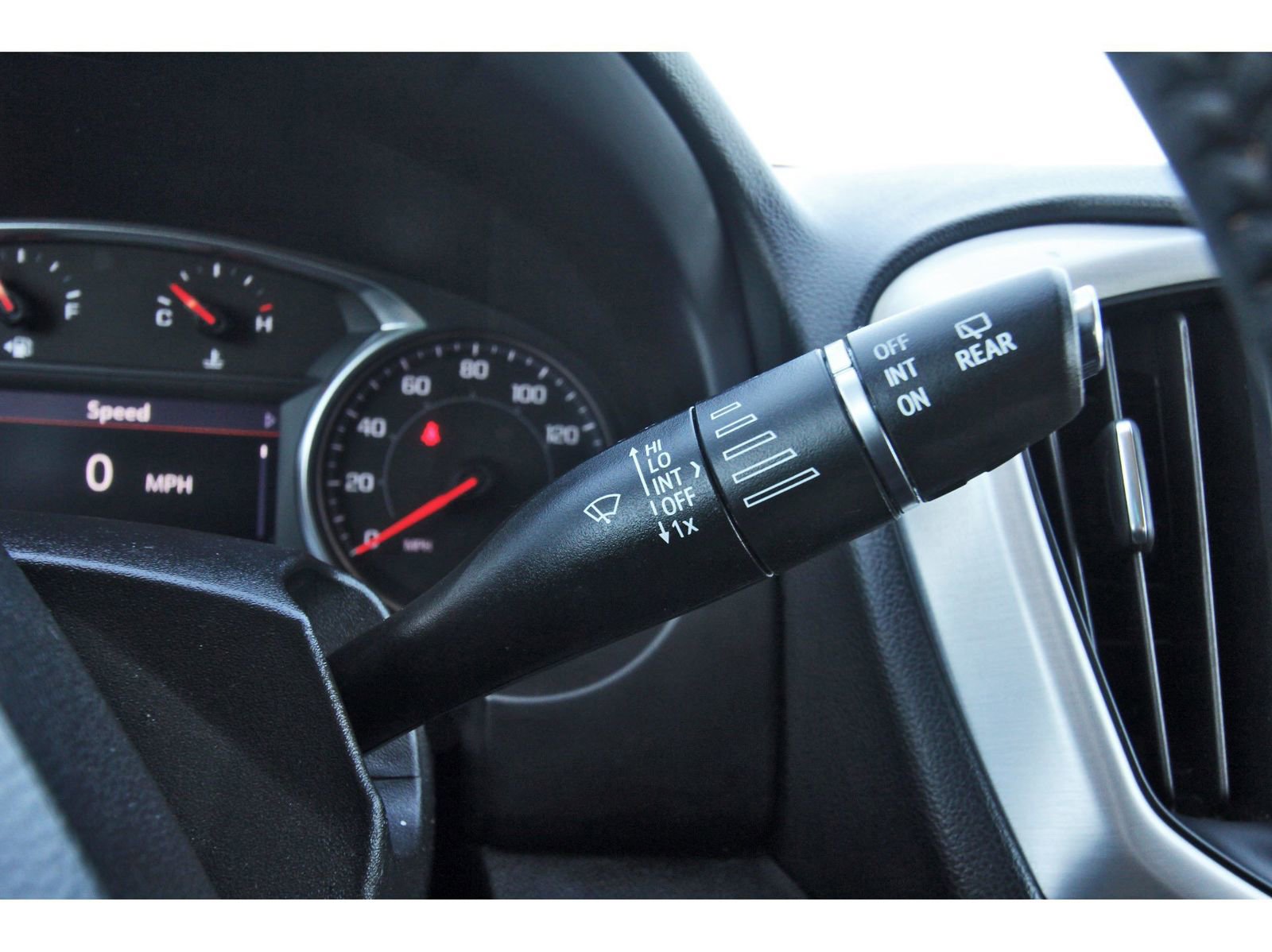 Used 2022 GMC Terrain SLT w/ Tech Package image 21