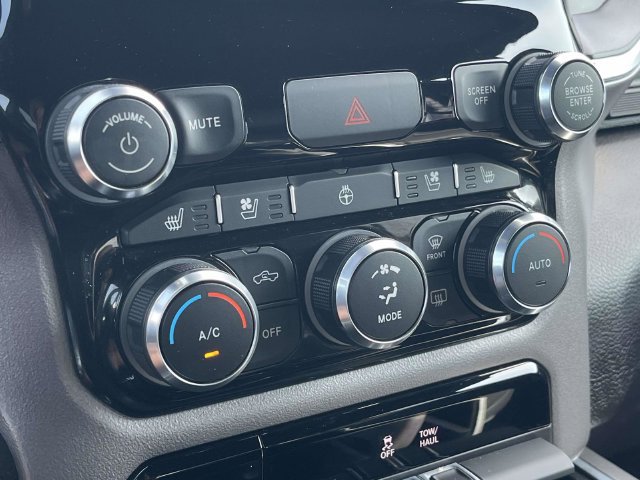 Used 2023 RAM 1500 Laramie AWD/4WD image 31