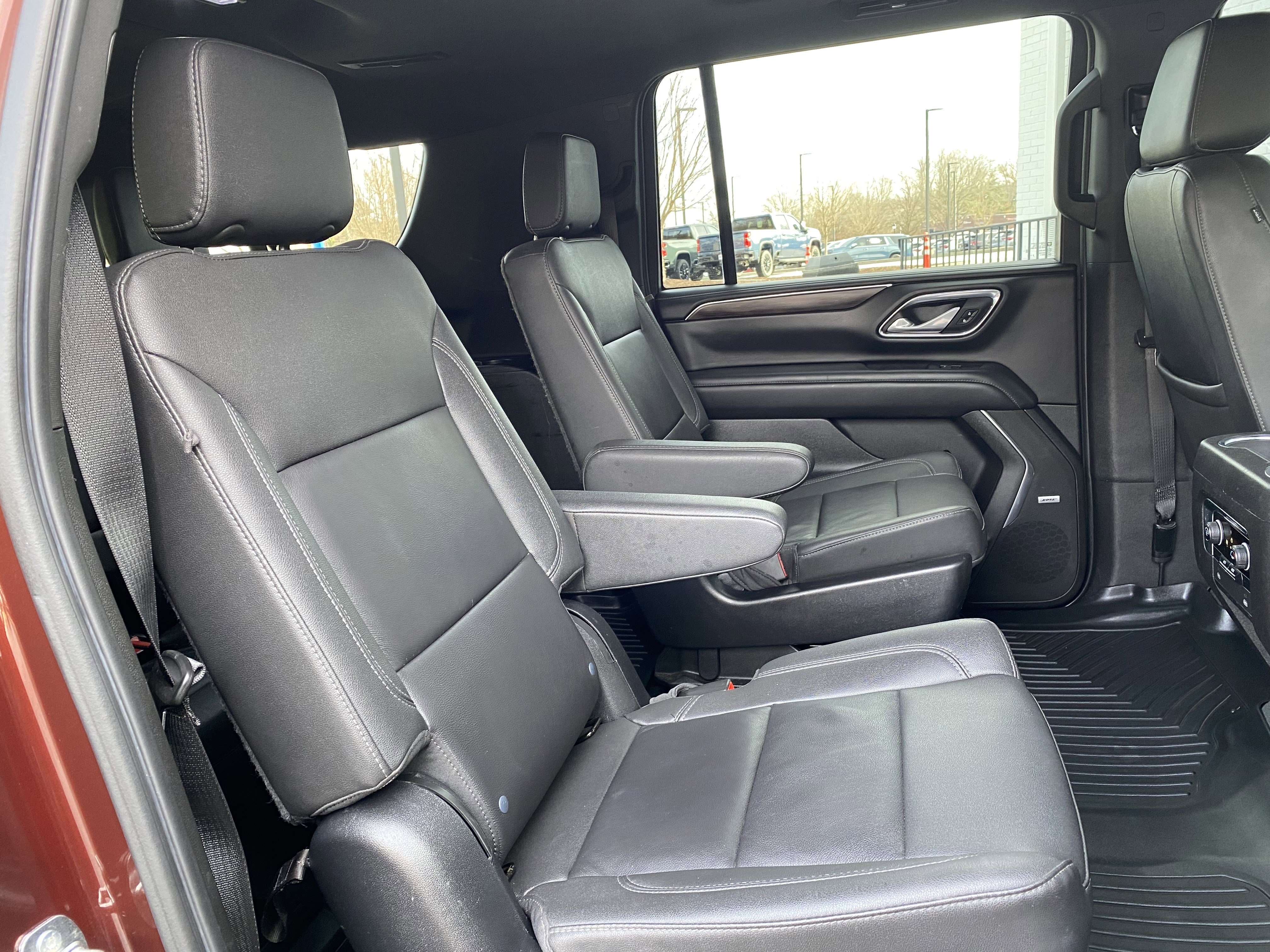 Used 2023 Chevrolet Suburban Z71 image 36