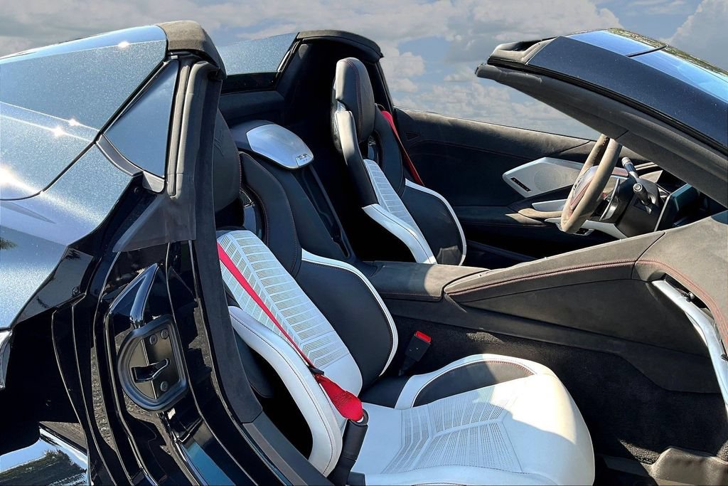 Used 2023 Chevrolet Corvette Stingray Premium Conv RWD image 27