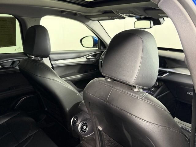 Used 2018 Alfa Romeo Stelvio Sport w/ Quick Order Package 22J Sport AWD/4WD image 29