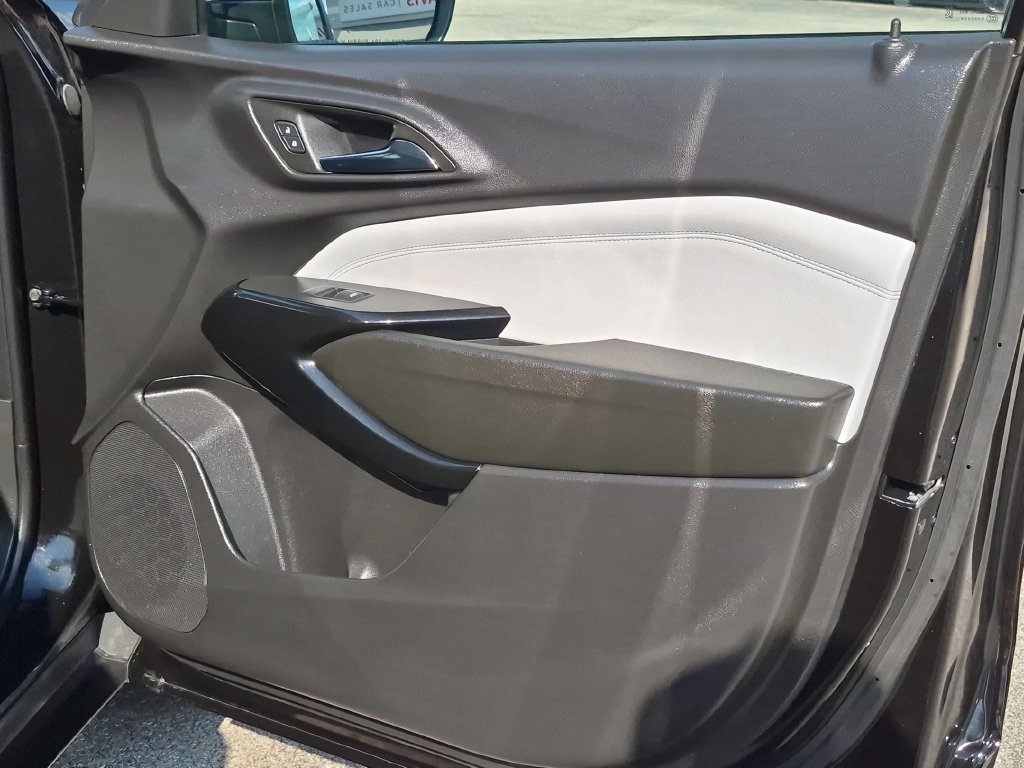 Used 2026 Chevrolet Trax LT FWD image 33