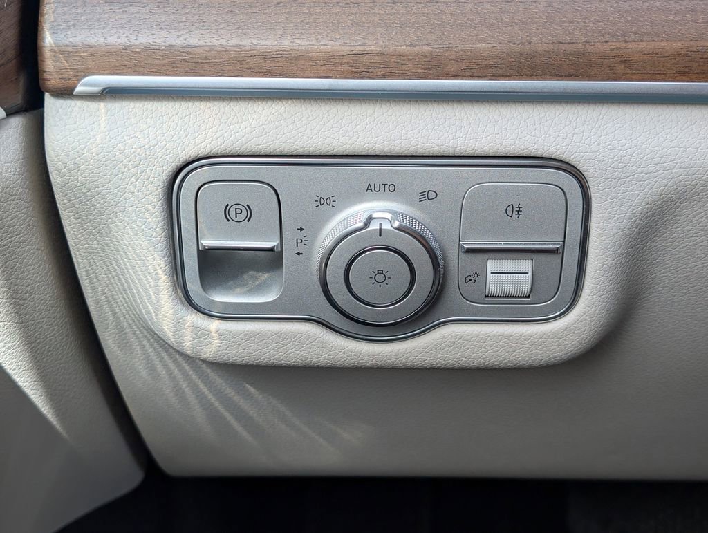 Used 2022 Mercedes-Benz GLE 350 4MATIC image 18