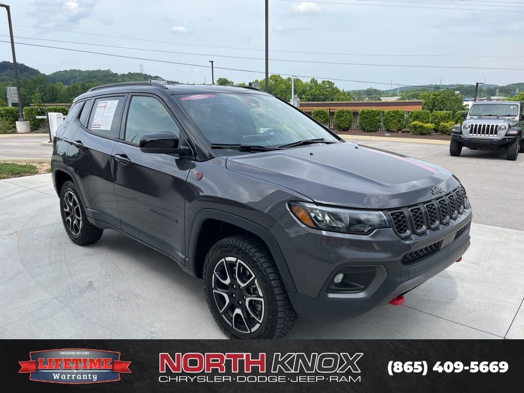 Used 2024 Jeep Compass Trailhawk AWD/4WD image 29