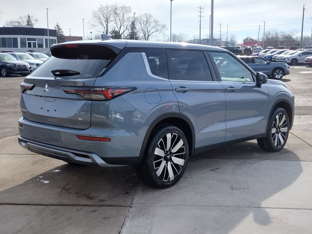 New 2026 Mitsubishi Outlander SE image 16
