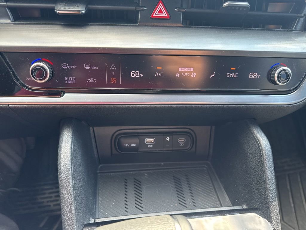 Used 2025 Kia Sportage EX w/ Premium Package FWD image 21