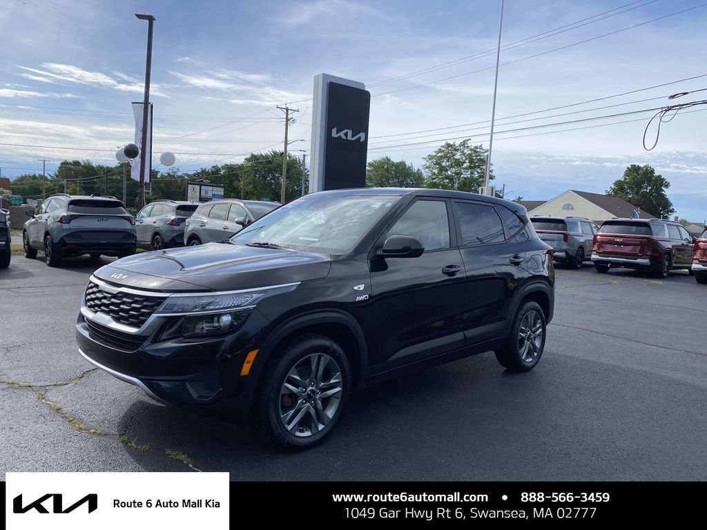 Used 2022 Kia Seltos LX AWD/4WD image 1