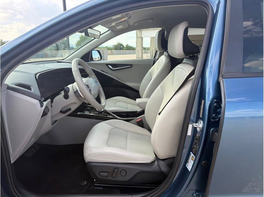 Used 2023 Kia Niro Wind w/ Wind Preserve Package FWD image 11