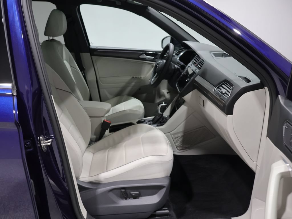Used 2022 Volkswagen Tiguan SEL R-Line AWD/4WD image 24