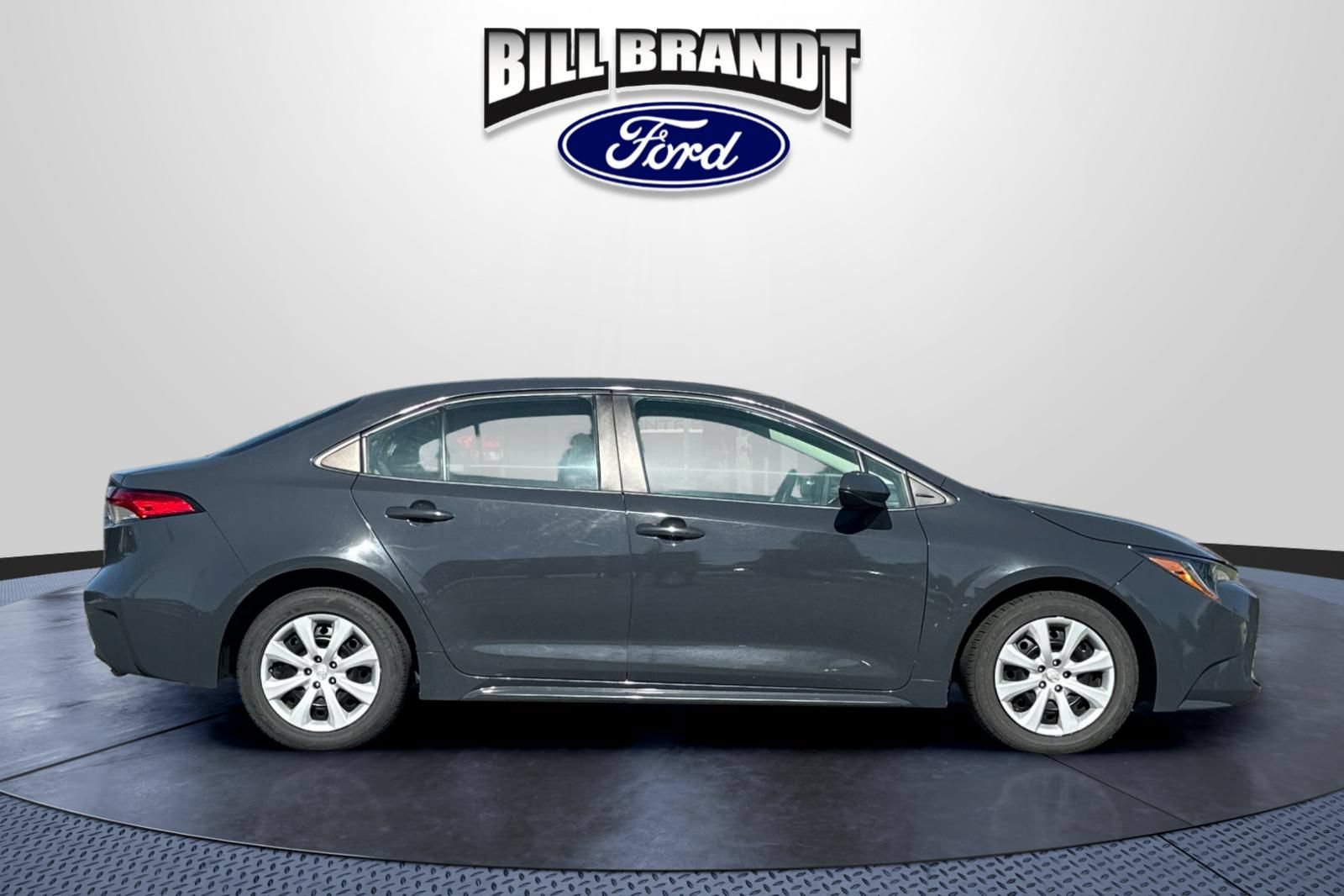 Used 2024 Toyota Corolla LE FWD image 2