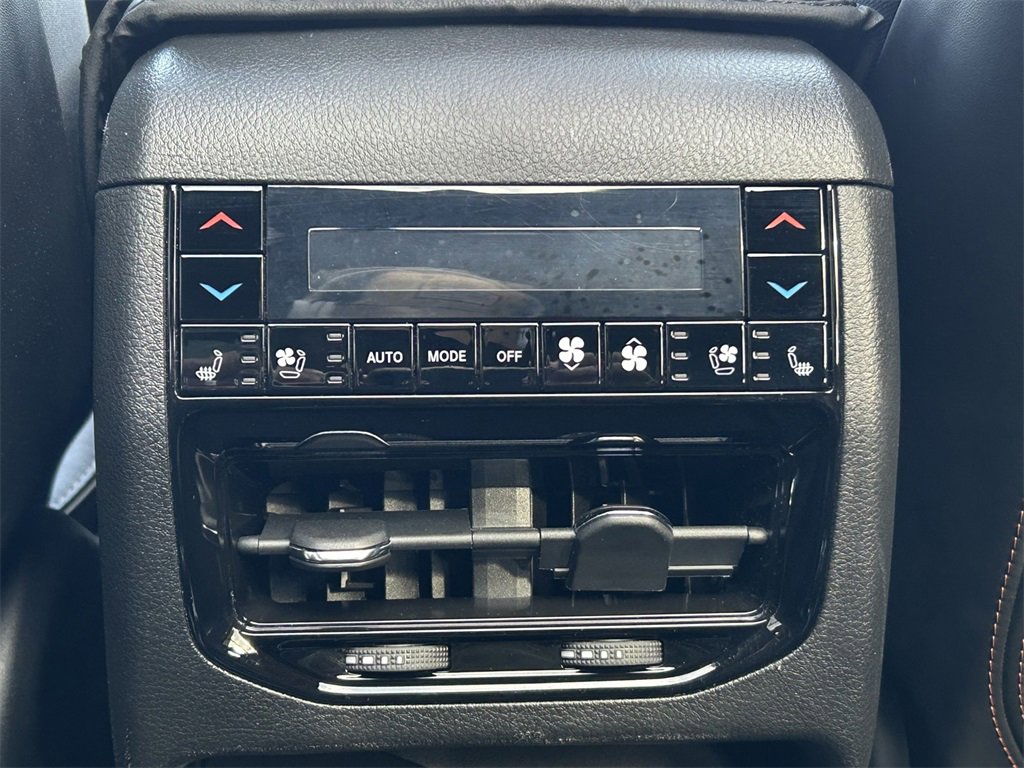 Used 2024 Jeep Grand Cherokee L Summit image 20