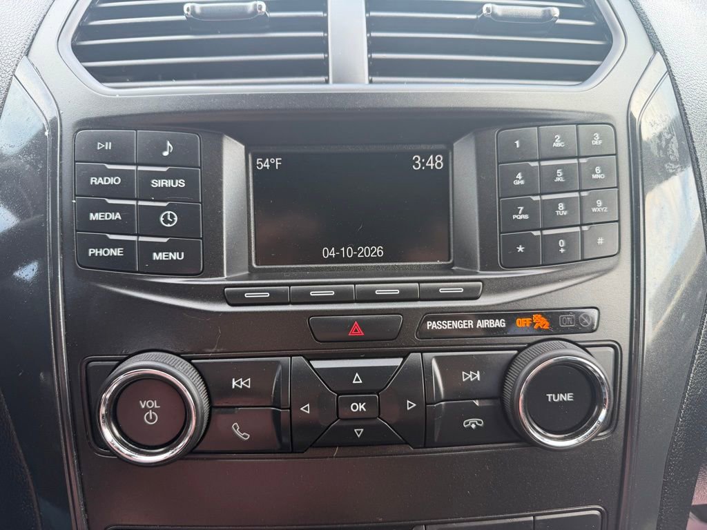 Used 2018 Ford Explorer XLT image 27