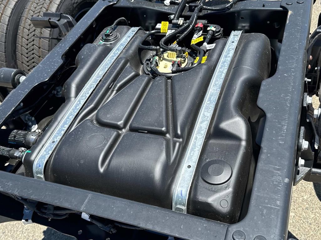 New 2025 Ford F550 2WD Regular Cab Super Duty image 18