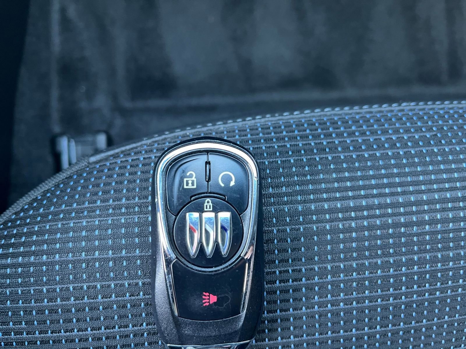 Used 2025 Buick Envista Preferred image 23