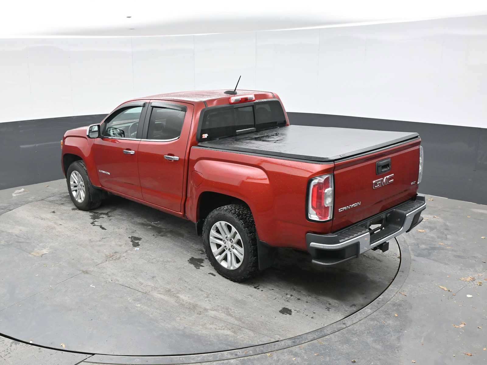 Used 2015 GMC Canyon SLT w/ Driver Alert Package AWD/4WD image 12