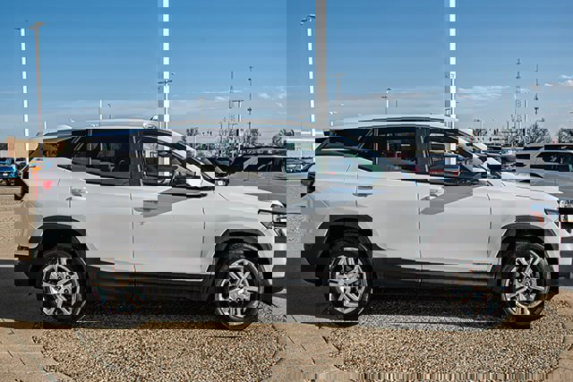 Used 2024 GMC Terrain SLE image 6